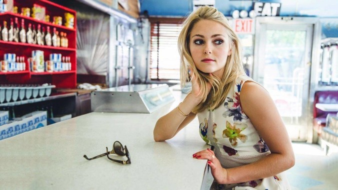 北京语言大学张爱玲教授被清华树木砸中逝世，清华回应系绿化养护人员违规作业所致，事故责任该如何划分？